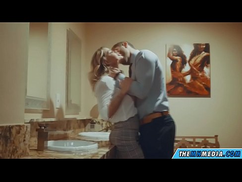 ❤️ Kai krūtininga blondinė vilioja tave viešajame tualete Porno video prie lt.yespornpics.ru ❌